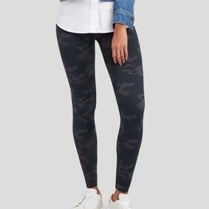 Spanx Womens Large Black Camo EcoCare Seamless Leggings